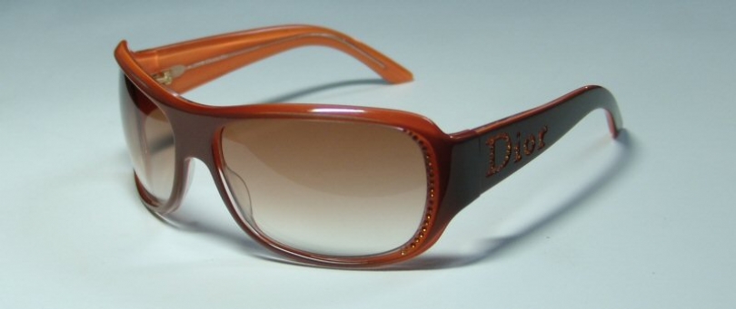 満点の Christian Dior Strass 2 Sunglasses キャミソール